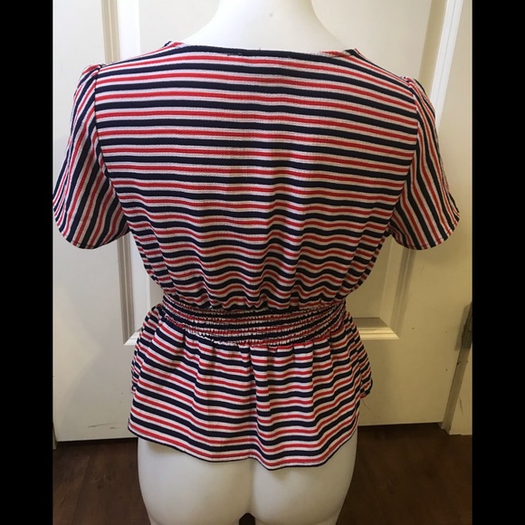 Wearing your heart on your sleeve Red/Blue/White Top size Medium EUC - Picture 3 of 10